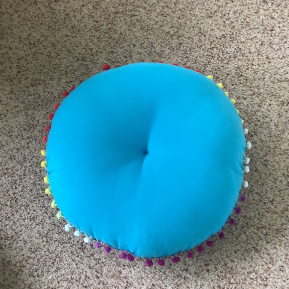 Colorful pillow - Picture 2 of 3